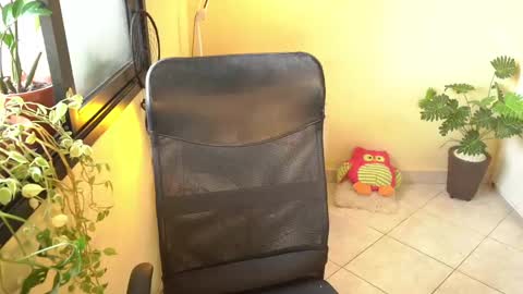 Snapshot of bluemysticlady chatting on February 21, 2025, 11:11 am FLORAA online show from February 21, 2025, 11:11 am