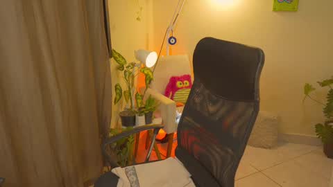 Snapshot of bluemysticlady chatting on September 19, 2025, 8:49 am FLORAA online show from September 19, 2025, 8:49 am