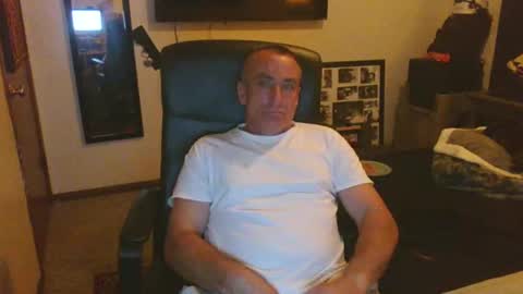 Snapshot of blueyesforyou2nit chatting on October 21, 2025, 5:41 am blueyesforyou2nit online show from October 21, 2025, 5:41 am