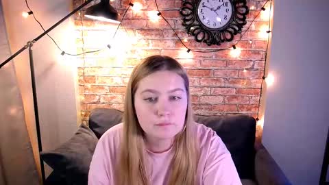 Snapshot of blush_ellie chatting on December 11, 2024, 7:36 pm Ellie3 online show from December 11, 2024, 7:36 pm