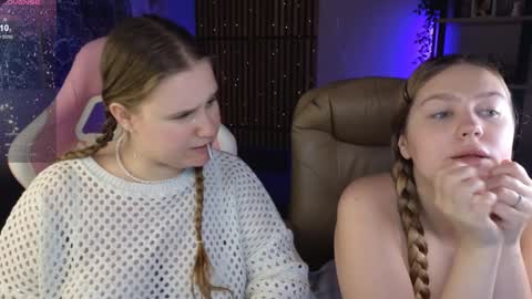 Snapshot of blush_ellie chatting on December 14, 2024, 3:15 pm Ellie3 online show from December 14, 2024, 3:15 pm