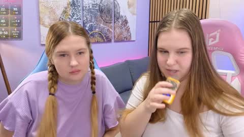 Snapshot of blush_ellie chatting on January 27, 2025, 2:24 pm Ellie3 online show from January 27, 2025, 2:24 pm