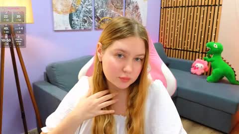Snapshot of blush_ellie chatting on February 10, 2025, 1:33 pm Ellie3 online show from February 10, 2025, 1:33 pm