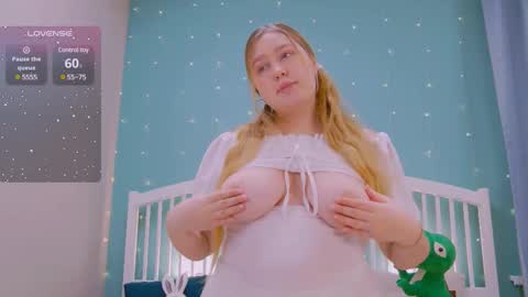 Snapshot of blush_ellie chatting on February 26, 2025, 2:36 pm Ellie3 online show from February 26, 2025, 2:36 pm