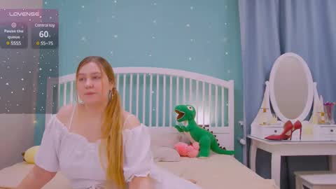 Snapshot of blush_ellie chatting on February 26, 2025, 5:39 pm Ellie3 online show from February 26, 2025, 5:39 pm