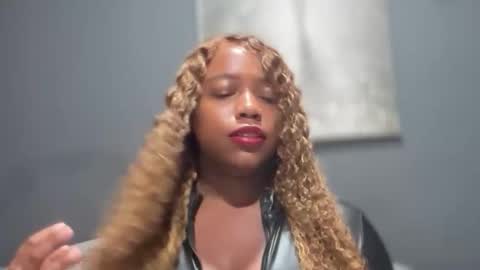       online show from October 29, 2025, 8:21 pm