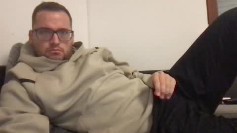 Snapshot of bobbele94 chatting on October 30, 2025, 7:14 pm bobbele94 online show from October 30, 2025, 7:14 pm