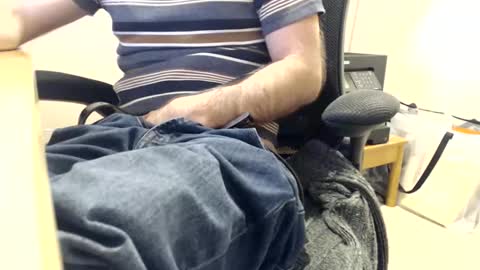 bobbuild online show from December 11, 2024, 4:09 pm