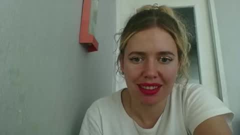 Snapshot of bohemian_rose chatting on October 3, 2025, 7:27 am bohemian_rose online show from October 3, 2025, 7:27 am