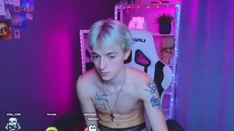 Snapshot of boicute chatting on March 5, 2025, 2:34 pm ALEXPVT IS OPEN online show from March 5, 2025, 2:34 pm