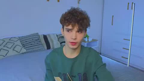 ALEXPVT IS OPEN online show from November 8, 2025, 9:42 am