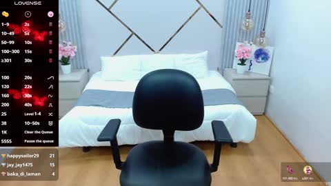 Snapshot of bom_bomx chatting on January 15, 2025, 4:25 am Paris online show from January 15, 2025, 4:25 am