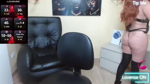 Snapshot of bom_bomx chatting on October 9, 2025, 9:46 pm Paris online show from October 9, 2025, 9:46 pm