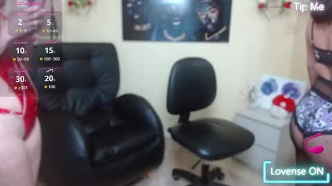 Snapshot of bom_bomx chatting on November 2, 2025, 2:14 am Paris online show from November 2, 2025, 2:14 am