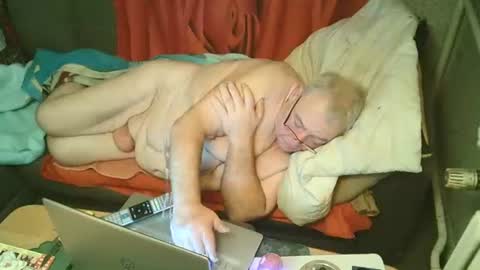 Snapshot of bomber59potsdam chatting on January 1, 2025, 6:59 pm Bomber59potsdam online show from January 1, 2025, 6:59 pm