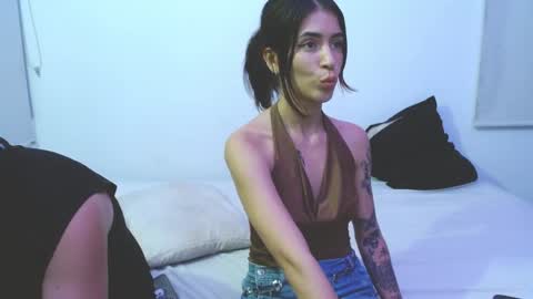 Snapshot of bomblovers55 chatting on November 10, 2025, 1:04 am bomblovers55 online show from November 10, 2025, 1:04 am