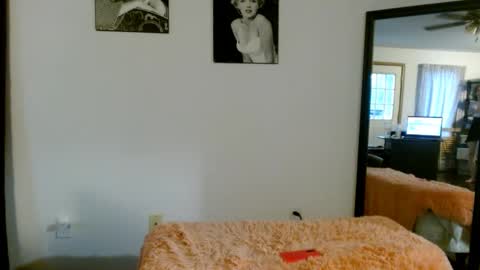 Snapshot of bombshellbaeby chatting on September 21, 2025, 1:29 am BombshellBaeby online show from September 21, 2025, 1:29 am