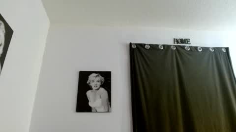 Snapshot of bombshellbaeby chatting on November 6, 2025, 8:59 am BombshellBaeby online show from November 6, 2025, 8:59 am