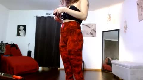 Snapshot of bombshellbaeby chatting on November 23, 2025, 2:33 am BombshellBaeby online show from November 23, 2025, 2:33 am