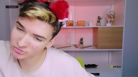 bondi_vv online show from December 1, 2025, 7:30 pm