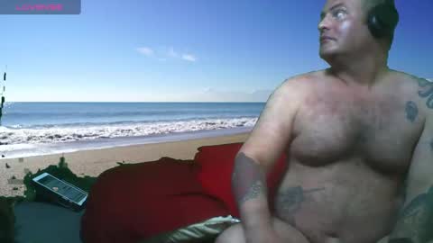 Snapshot of bongolian chatting on January 8, 2025, 8:27 am SkullBone online show from January 8, 2025, 8:27 am