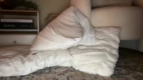 BonnettBonett   I cam from 4pm- 12am central time Costa Rica online show from February 10, 2025, 4:30 am