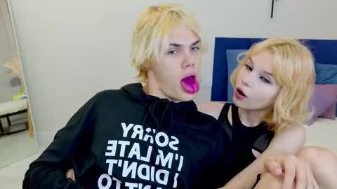 Jessy  Mark online show from September 22, 2025, 5:04 pm