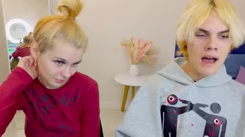 Jessy  Mark online show from September 28, 2025, 5:07 pm