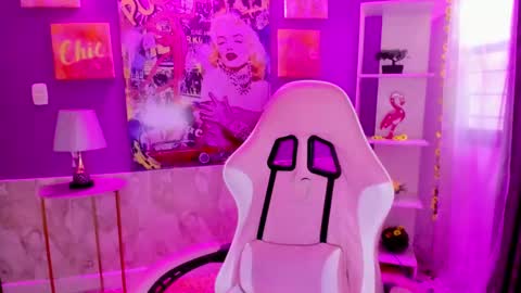 Snapshot of bonnie_benet chatting on December 28, 2024, 12:24 pm Bonnie online show from December 28, 2024, 12:24 pm