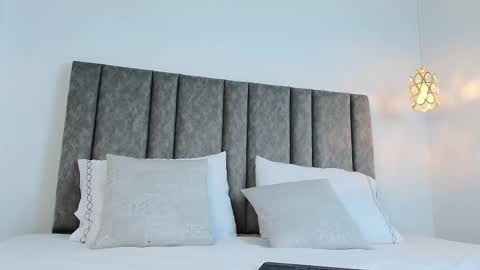 Bonnie online show from October 8, 2025, 5:16 am