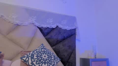   online show from September 19, 2025, 12:23 am