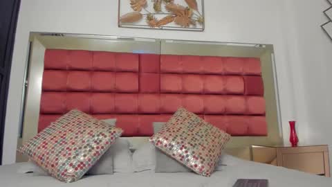   online show from October 1, 2025, 11:33 pm