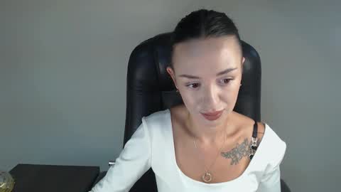 Bonnie online show from September 18, 2025, 6:26 am