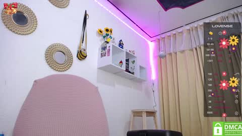 Snapshot of bonny_clyde_xx_ chatting on February 4, 2025, 8:28 pm Soffy Brooks Independent model online show from February 4, 2025, 8:28 pm