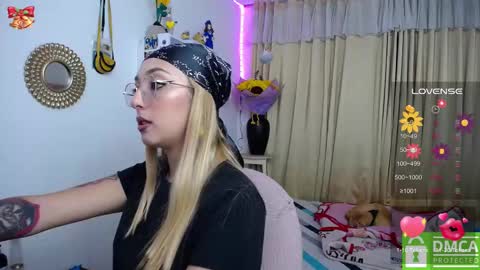 Snapshot of bonny_clyde_xx_ chatting on March 11, 2025, 4:10 am Soffy Brooks Independent model online show from March 11, 2025, 4:10 am