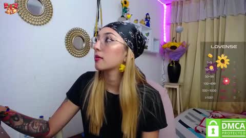 Snapshot of bonny_clyde_xx_ chatting on March 11, 2025, 7:15 am Soffy Brooks Independent model online show from March 11, 2025, 7:15 am