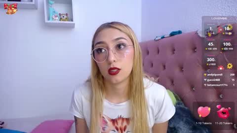 Snapshot of bonny_clyde_xx_ chatting on November 15, 2025, 4:43 am Soffy Brooks Independent model online show from November 15, 2025, 4:43 am