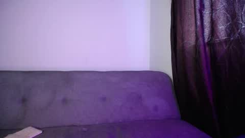 KIM     online show from November 28, 2025, 9:39 pm