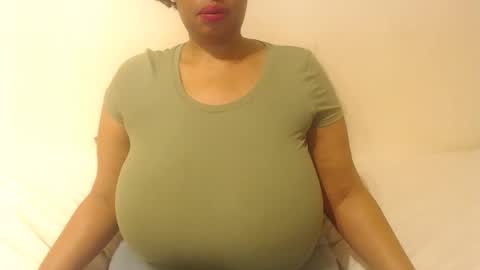 boobyqueen online show from September 12, 2025, 3:06 am