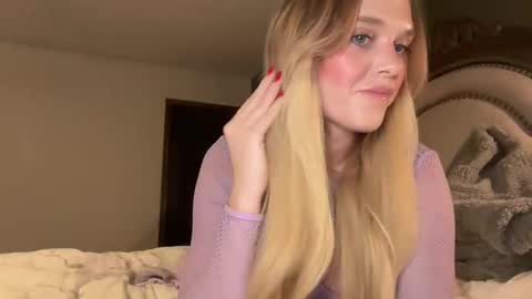 booksnlooksgirl online show from January 8, 2025, 3:08 am