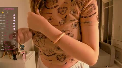 Snapshot of bootyfruttycutie chatting on September 22, 2025, 6:54 pm Ella online show from September 22, 2025, 6:54 pm