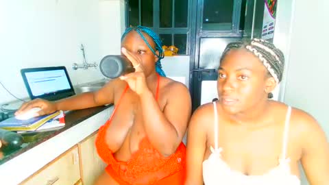 Snapshot of bootylicious_1_ chatting on February 3, 2025, 9:18 pm vee online show from February 3, 2025, 9:18 pm