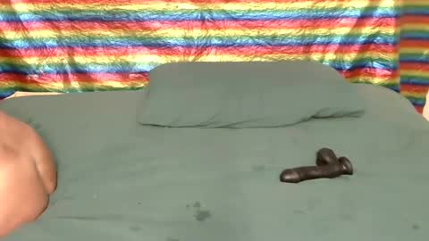 bottomdaddyforyou925375 online show from January 3, 2025, 11:55 pm