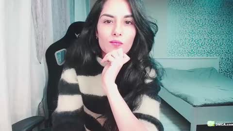 Helen  online show from December 4, 2024, 5:55 pm