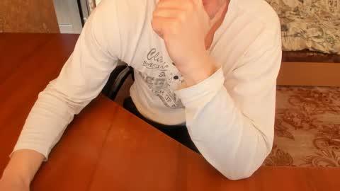 Snapshot of boyapollon chatting on February 19, 2025, 9:39 am BoyApollon online show from February 19, 2025, 9:39 am