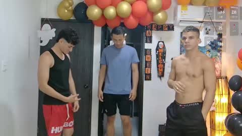 Snapshot of boysgang_sex chatting on October 24, 2025, 11:39 am Angelo Mark Fernando Taylor online show from October 24, 2025, 11:39 am