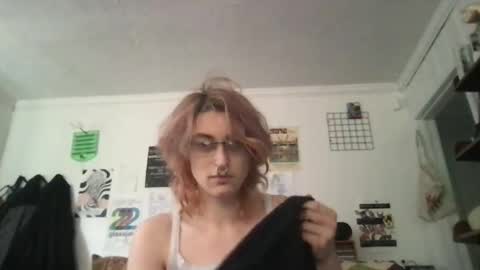 Snapshot of boywithbug chatting on March 4, 2025, 7:22 pm boywithbug online show from March 4, 2025, 7:22 pm