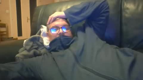 bozo81 online show from December 4, 2025, 4:48 pm