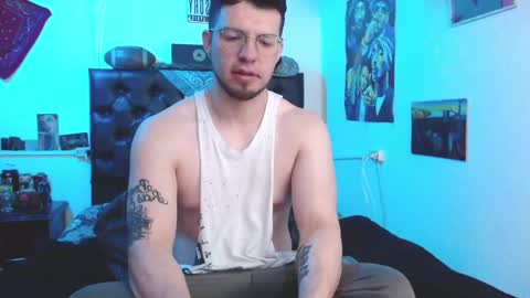 Snapshot of brad_hot_boy chatting on December 16, 2024, 3:32 pm brad hot boy online show from December 16, 2024, 3:32 pm
