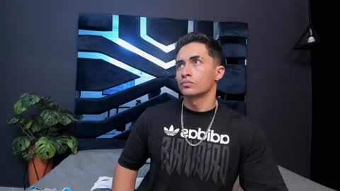 Snapshot of brad_summer chatting on January 20, 2025, 11:43 pm brad summer online show from January 20, 2025, 11:43 pm